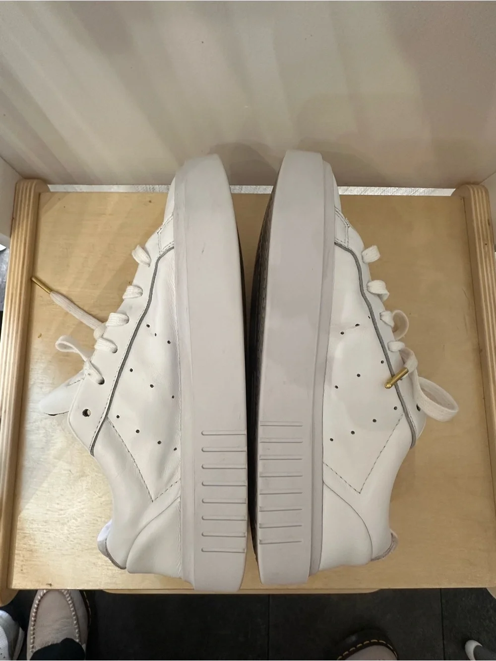 Adidas Women's Sleek Super Low-Top Platform Sneakers Sz 9